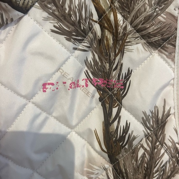 Realtree White and Brown Camouflage Jacket - Picture 7 of 7